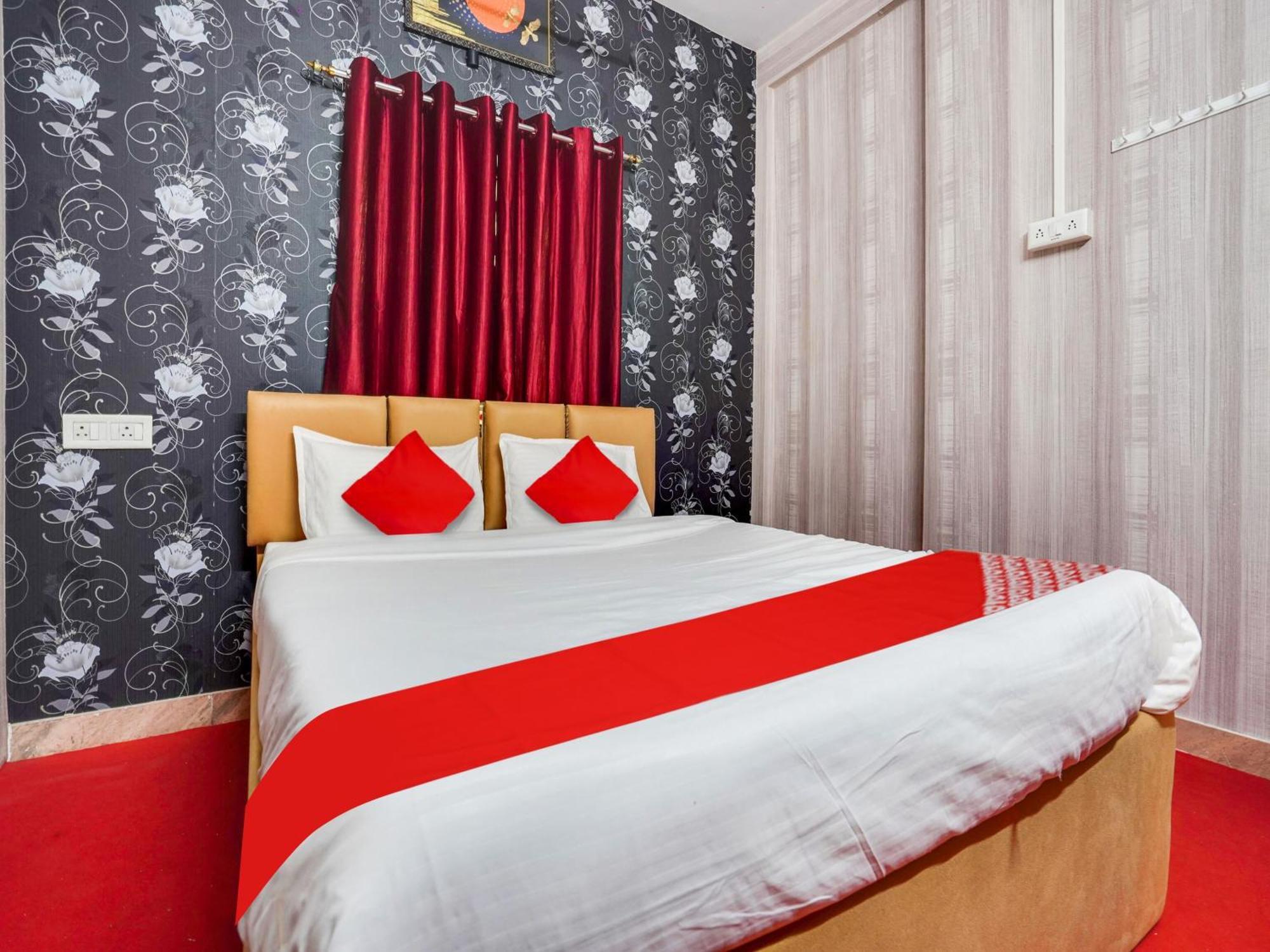 Hotel Royal Villa Inn Sakardara Bagian luar foto