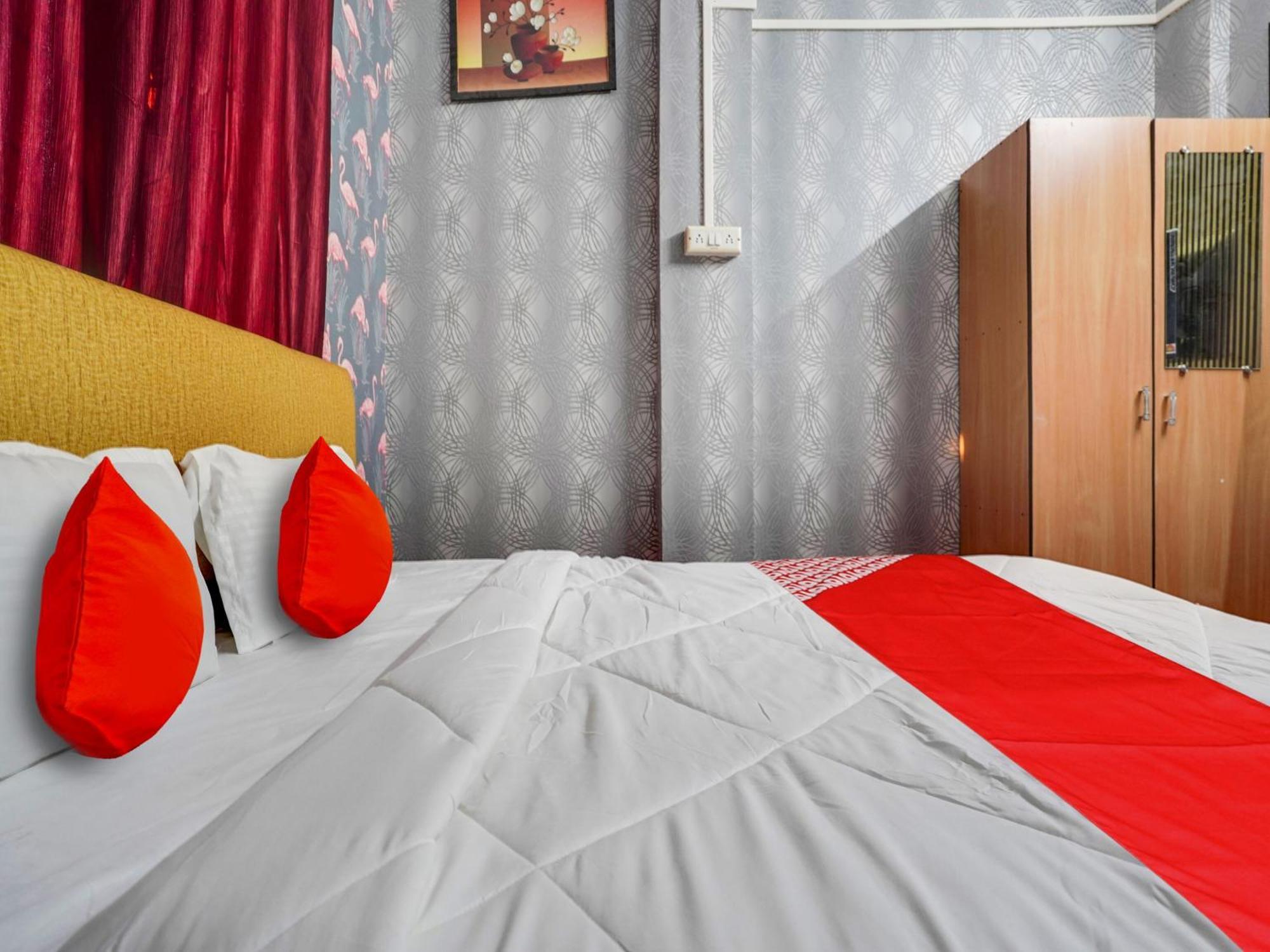 Hotel Royal Villa Inn Sakardara Bagian luar foto