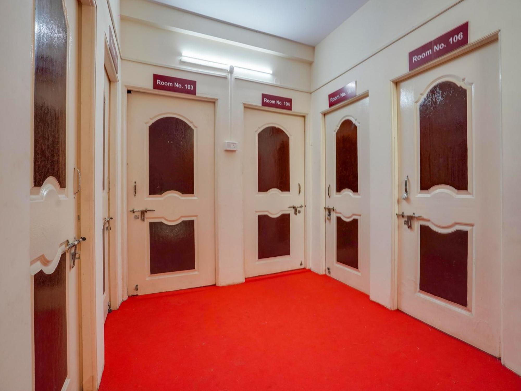 Hotel Royal Villa Inn Sakardara Bagian luar foto
