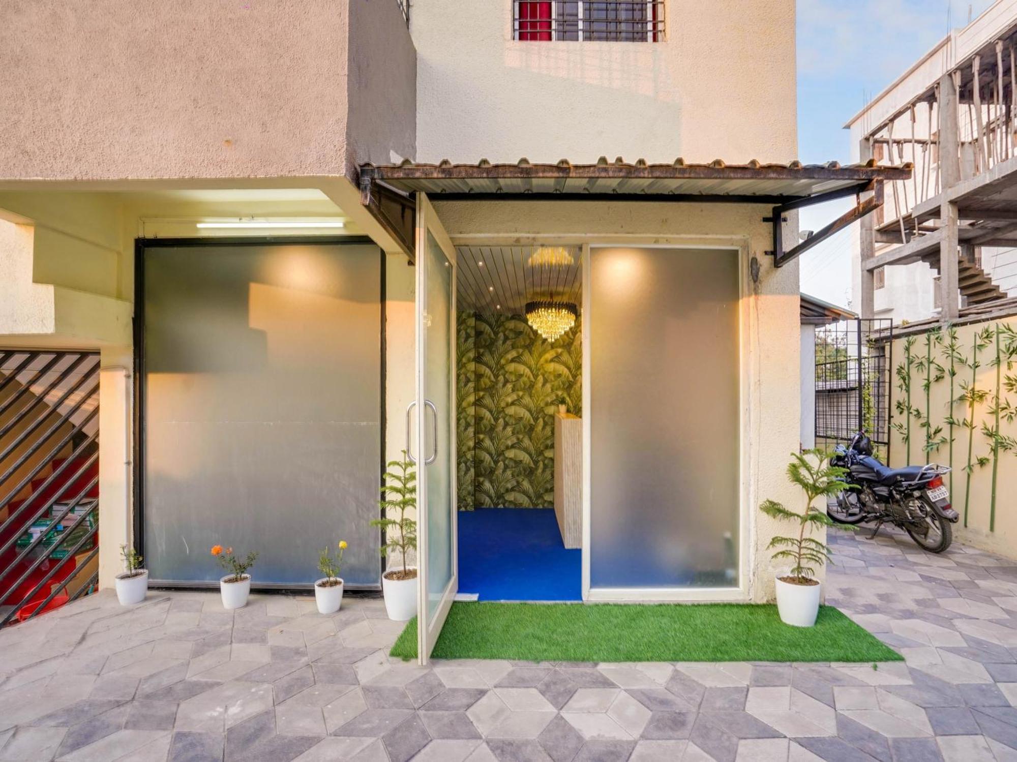 Hotel Royal Villa Inn Sakardara Bagian luar foto